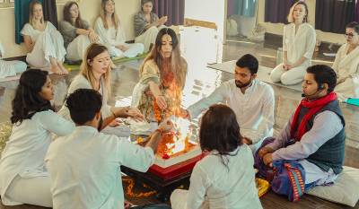 Experience the spiritual energy of Rishikesh India with our 200 Hour Yoga Teacher Training. Develop your practice & become a certified instructor